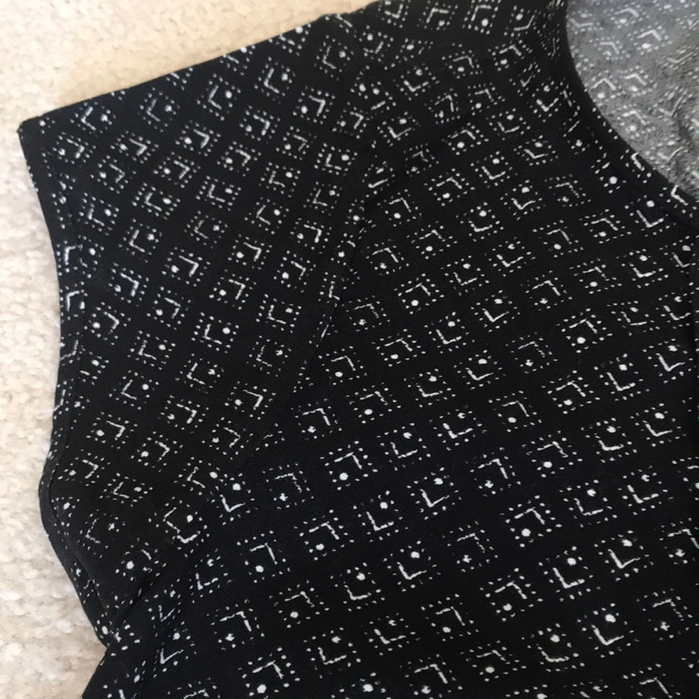 SONOMA black/white print top - Medium - Picture 5 of 6